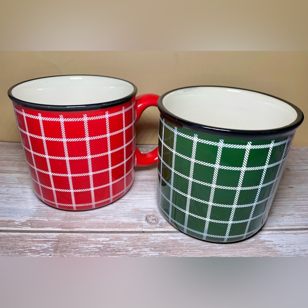 Hallmark Christmas Holiday Red & Green Plaid Mug‎ Set of 2